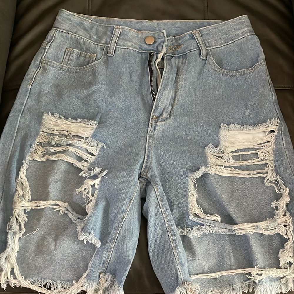 Ripped denim shorts